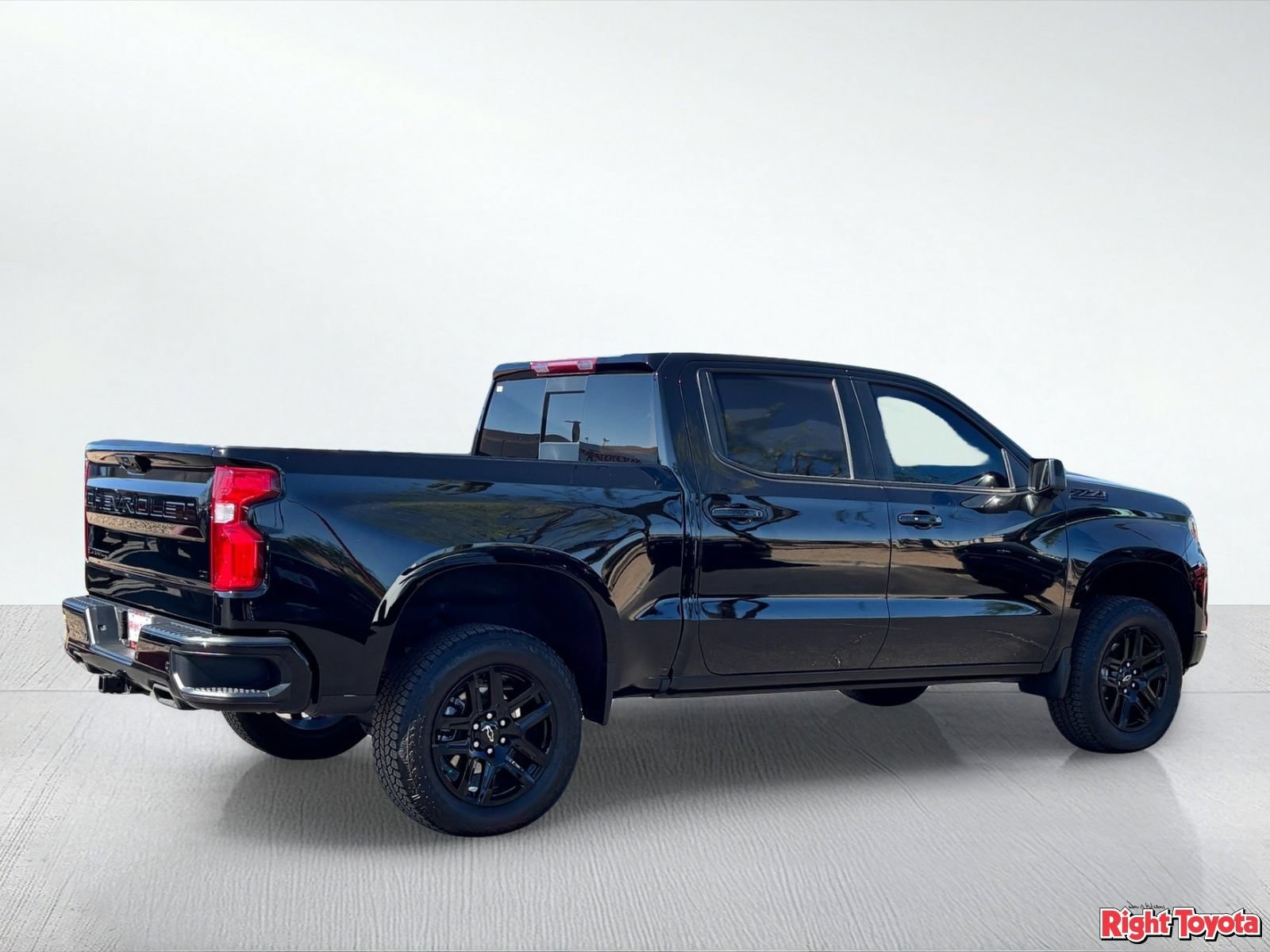 Used 2026 Chevrolet Silverado 1500 LT Trail Boss w/ LT Trail Boss Premium Package AWD/4WD image 5