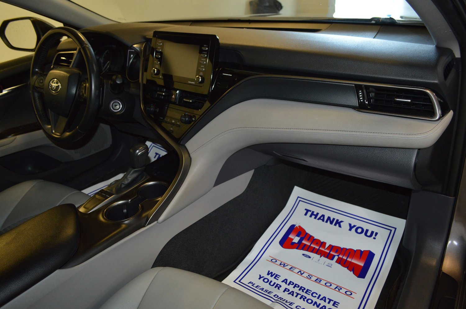 Used 2022 Toyota Camry SE image 10