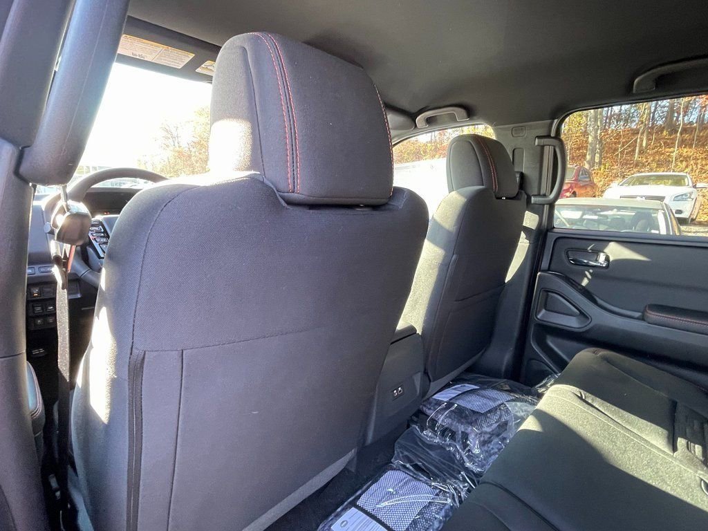 Certified 2025 Nissan Frontier PRO-4X image 20