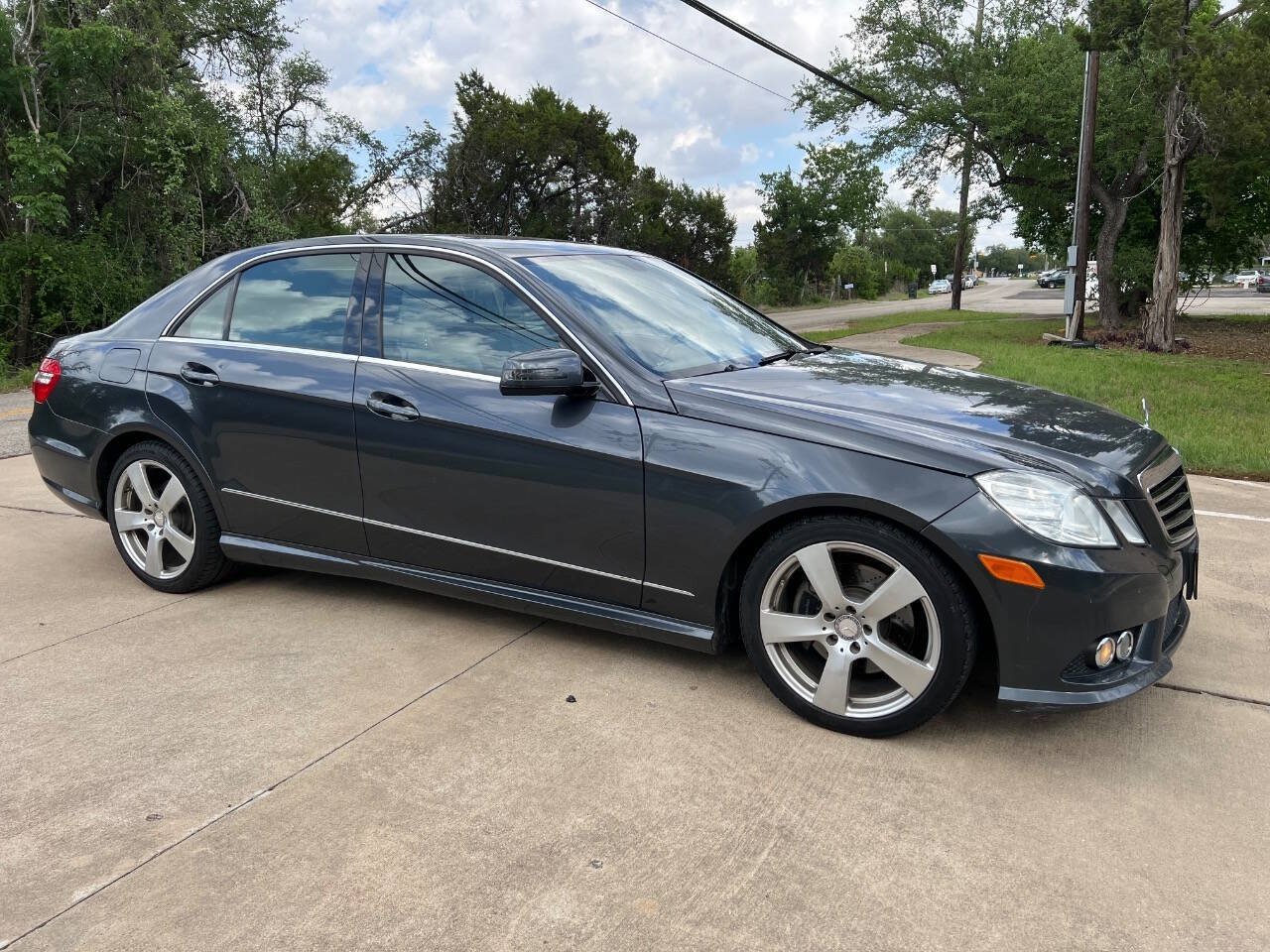 Used 2010 Mercedes-Benz E 350 Sedan image 17