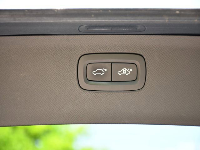 Used 2020 Volvo XC90 T6 Momentum w/ Protection Package Premier AWD/4WD image 23