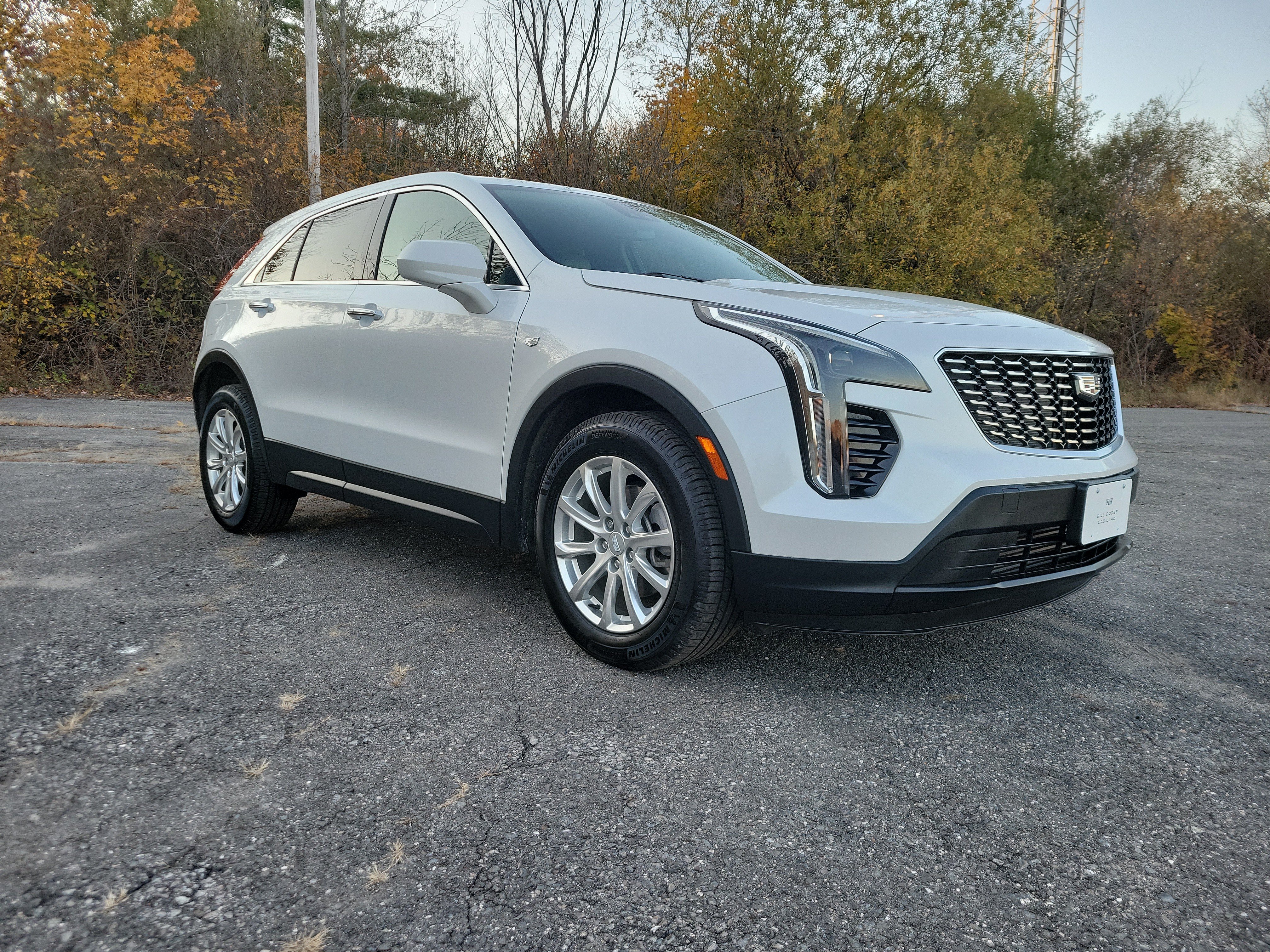 Used 2020 Cadillac XT4 Luxury w/ Cold Weather Package FWD image 3