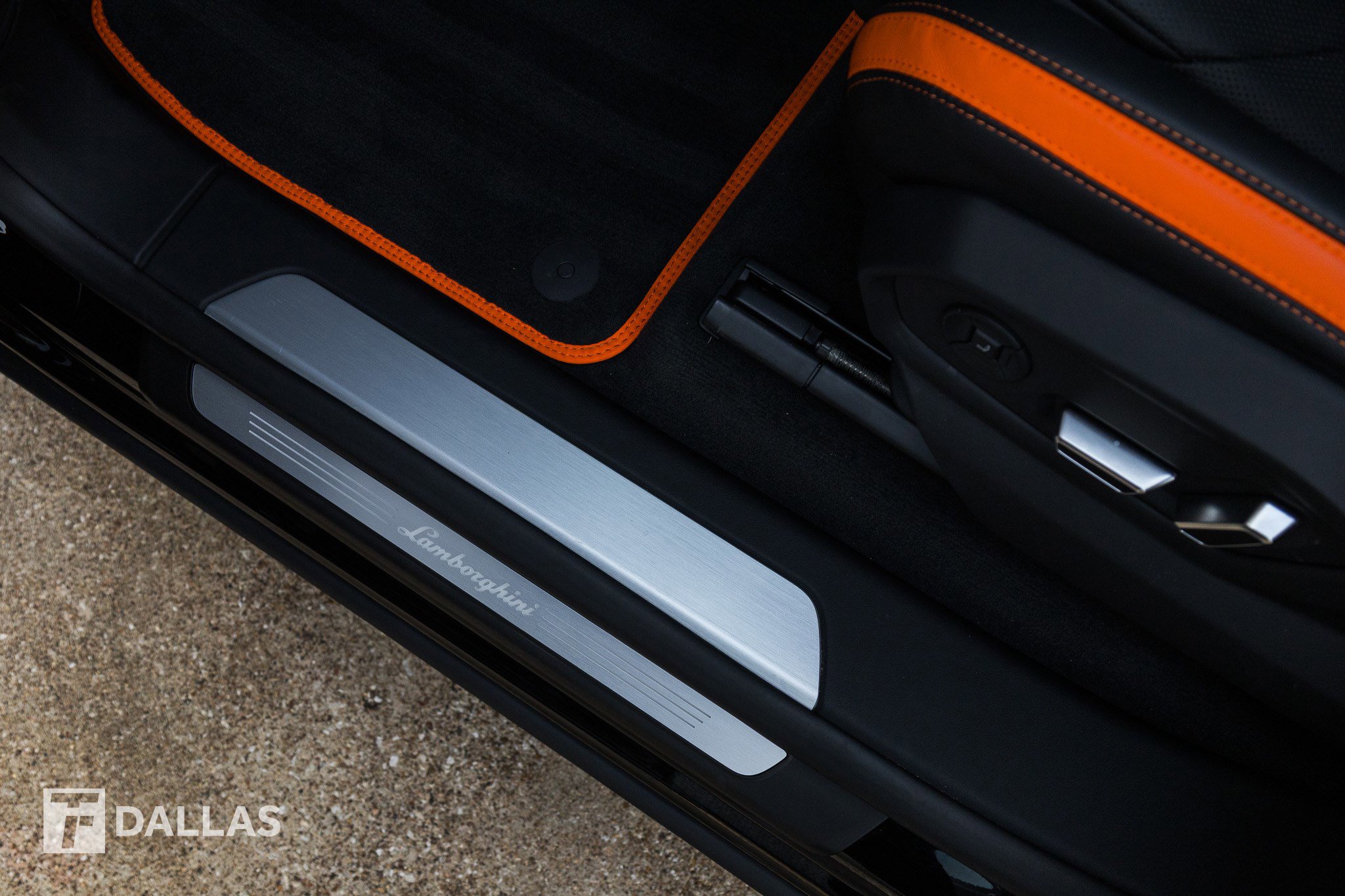 Used 2025 Lamborghini Urus SE image 22