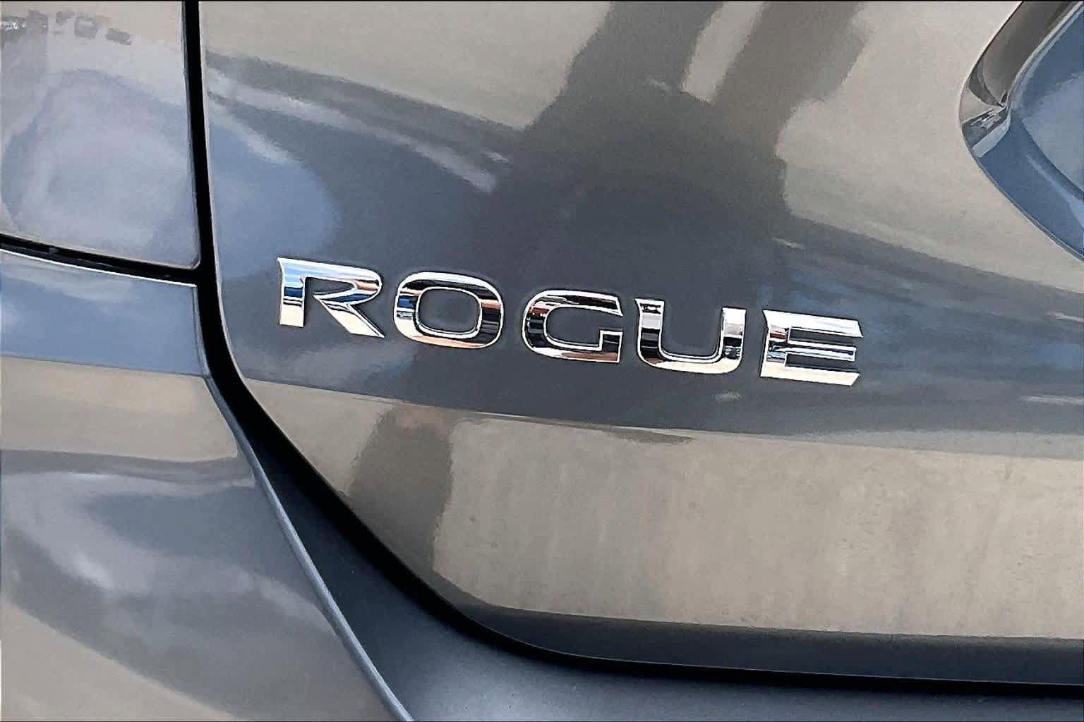 Used 2020 Nissan Rogue SL FWD image 32
