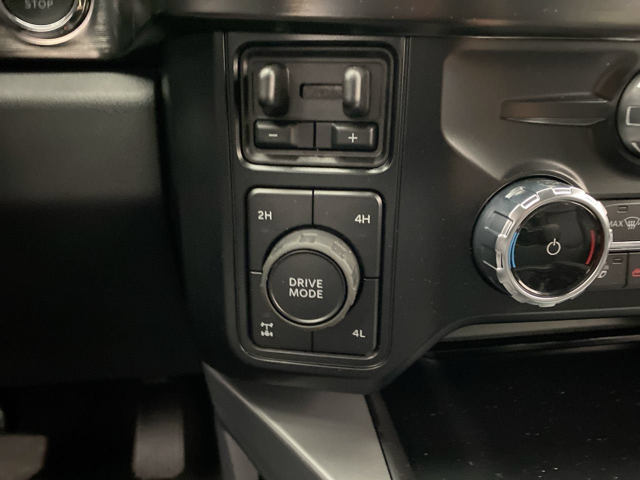 New 2026 Ford F350 Lariat w/ Lariat Ultimate Package AWD/4WD image 19