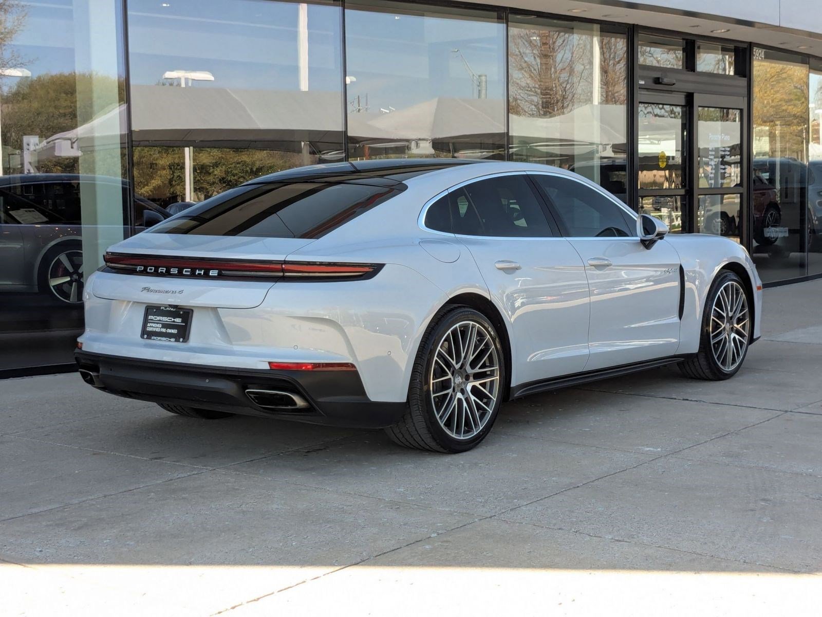 Certified 2025 Porsche Panamera 4 image 9