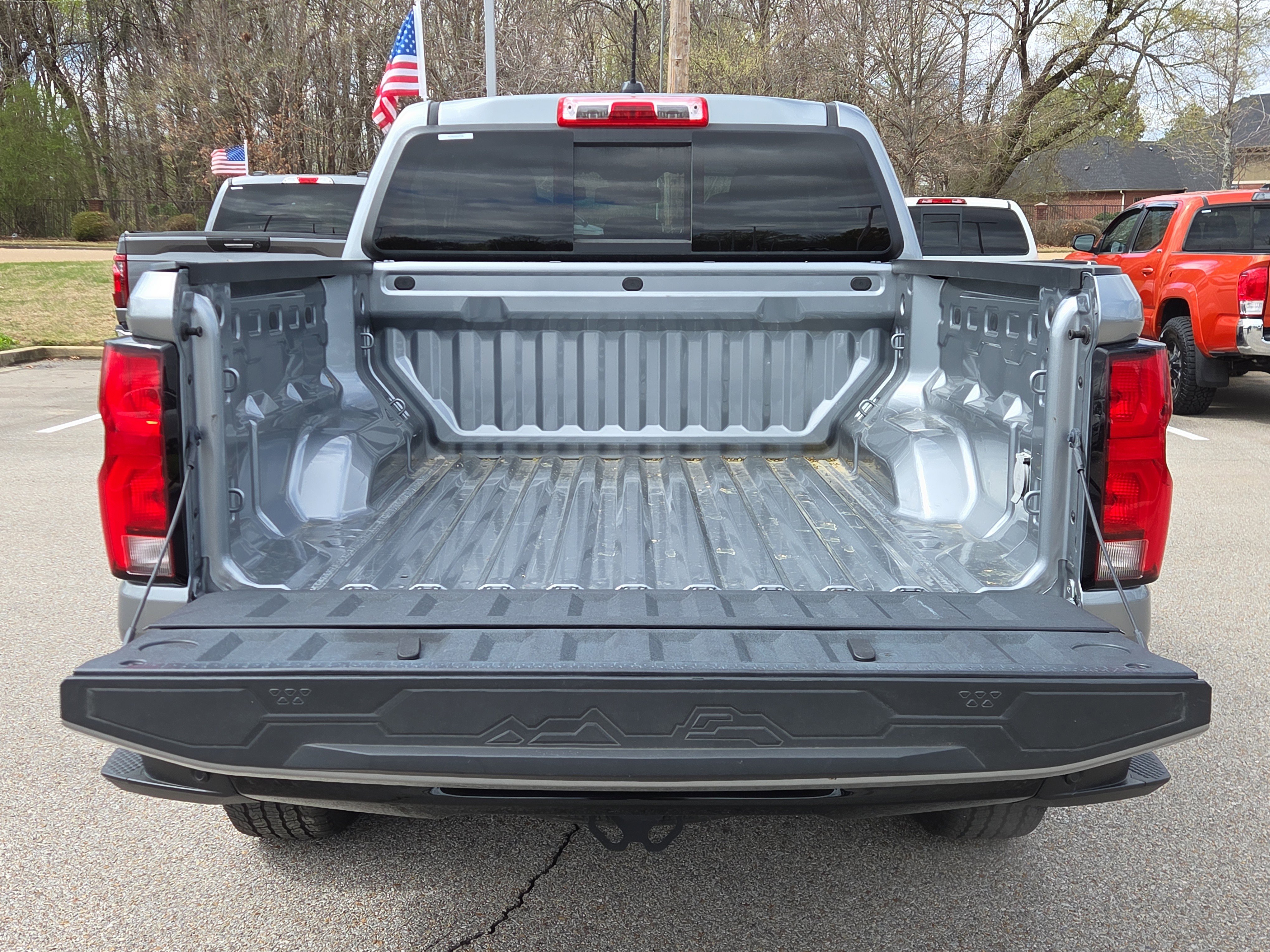 Used 2024 Chevrolet Colorado Z71 w/ Z71 Convenience Package 2 AWD/4WD image 13