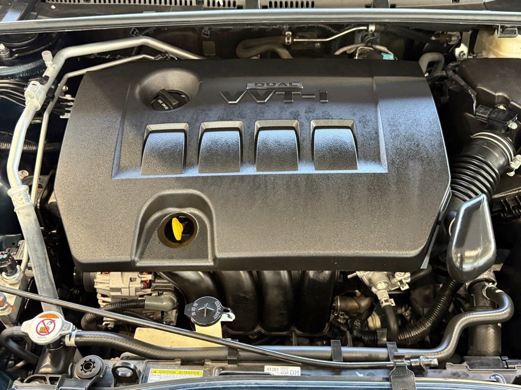 Used 2018 Toyota Corolla LE w/ Carpet Mat Package (TMS) image 32