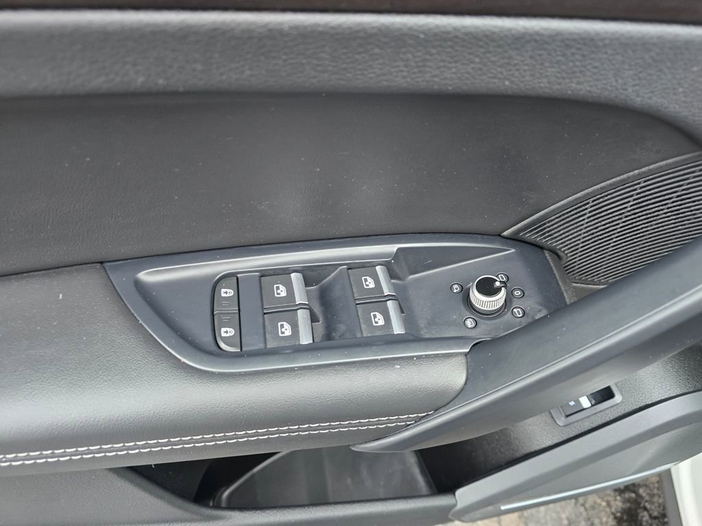 Used 2022 Audi Q5 2.0T Premium Plus w/ Premium Plus Package image 19