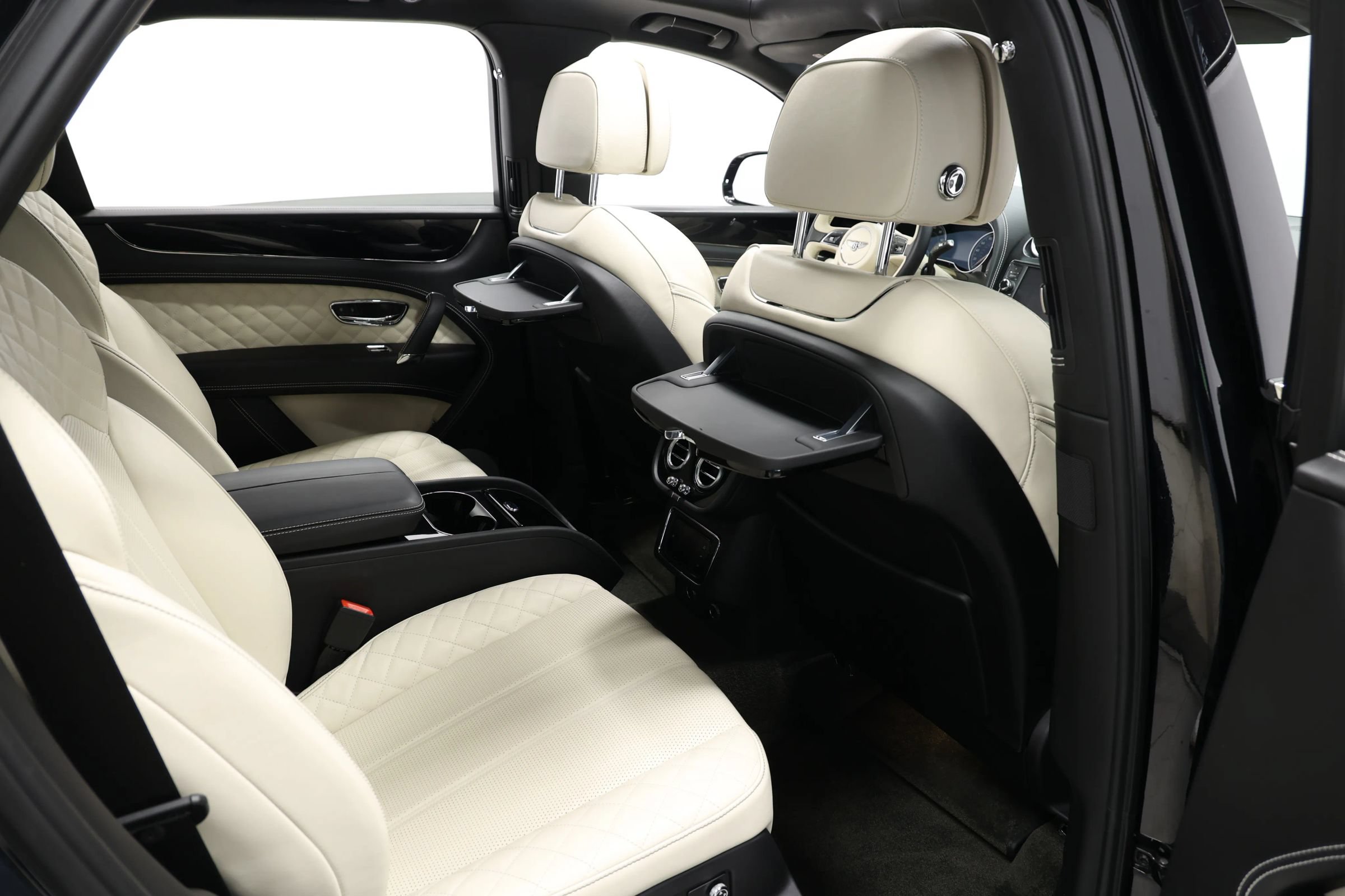 Used 2017 Bentley Bentayga AWD/4WD image 81