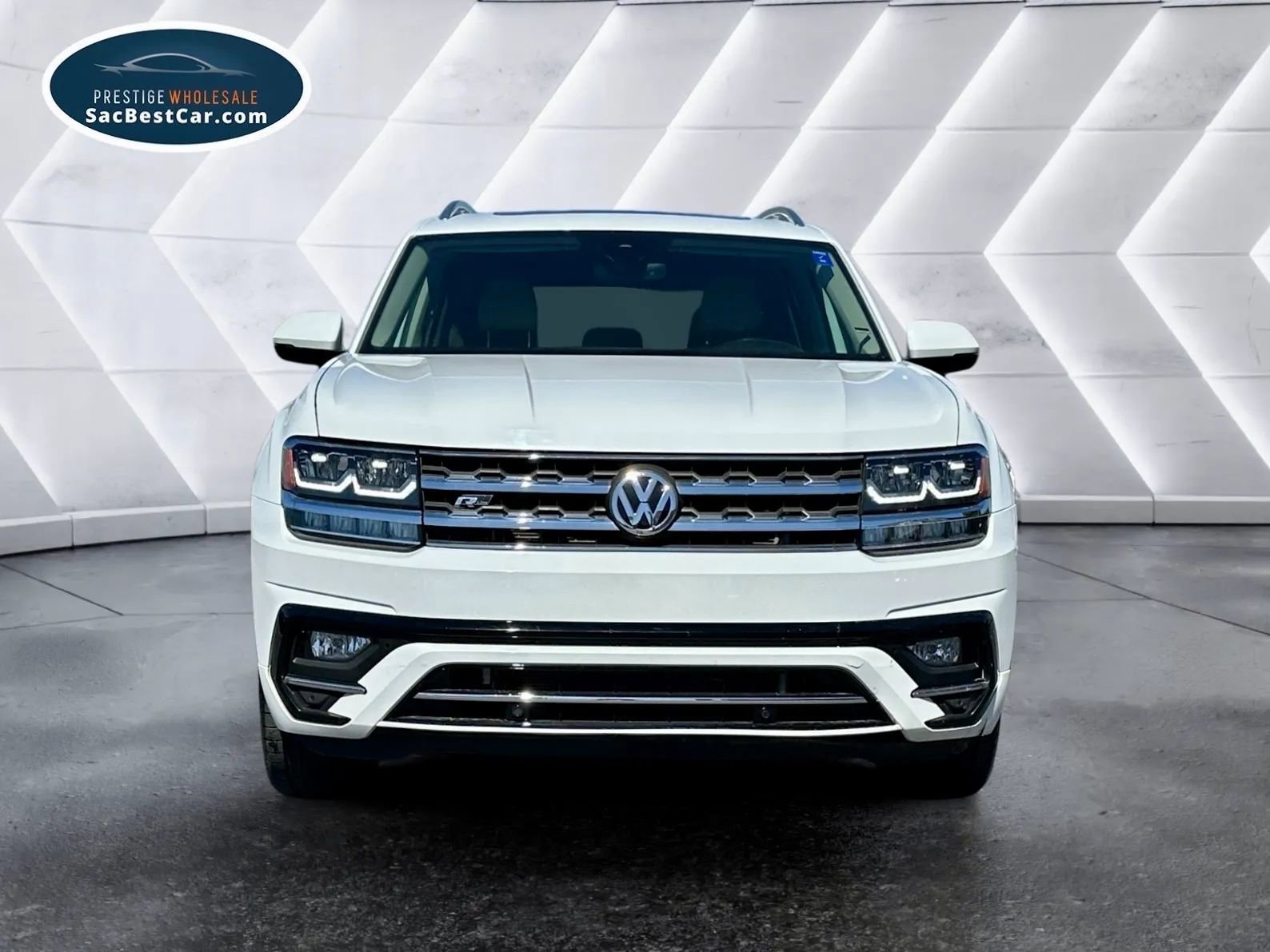 Used 2018 Volkswagen Atlas SEL w/ R-Line Package image 2