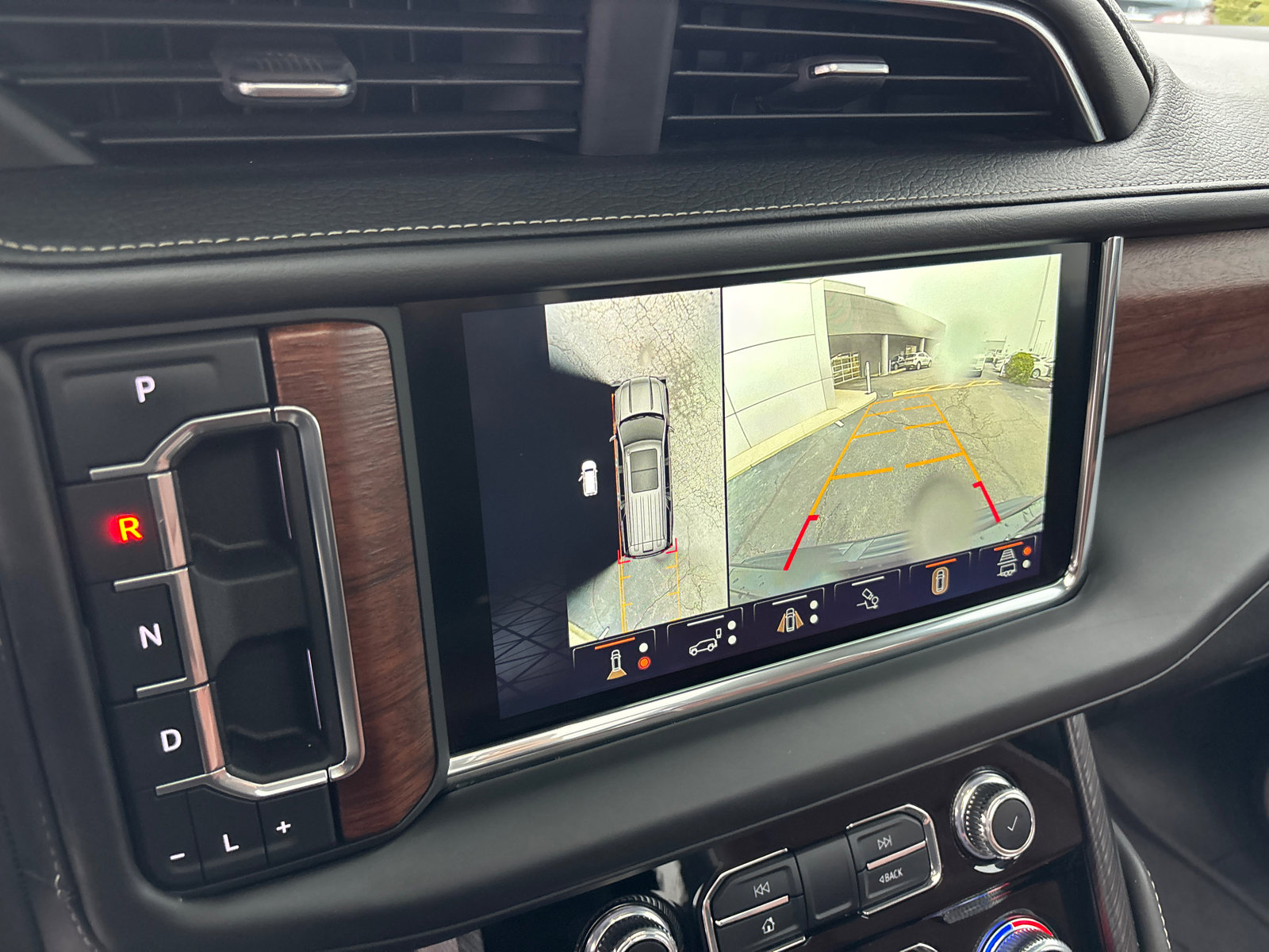 Used 2023 GMC Yukon Denali Ultimate image 20