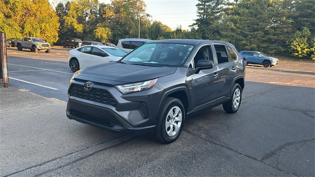 Used 2024 Toyota RAV4 LE image 39