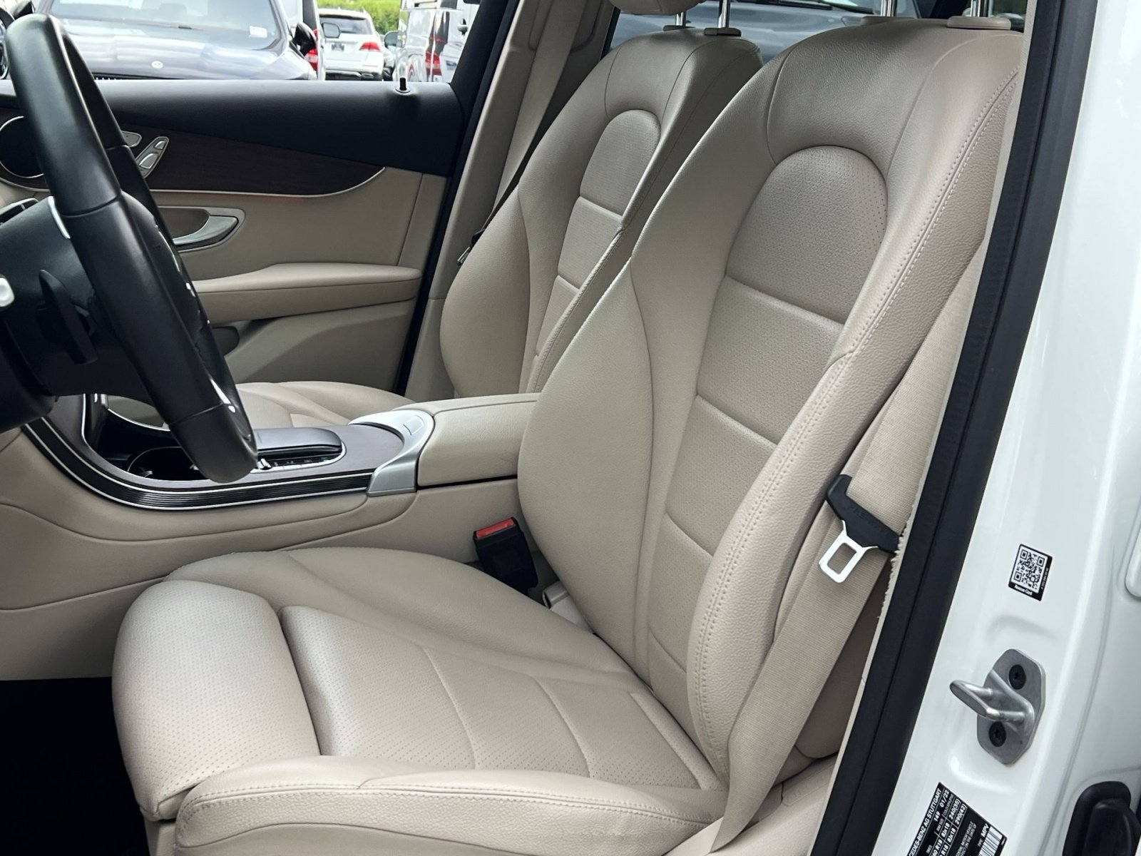 Used 2022 Mercedes-Benz GLC 300 4MATIC w/ Premium Package Lite image 18