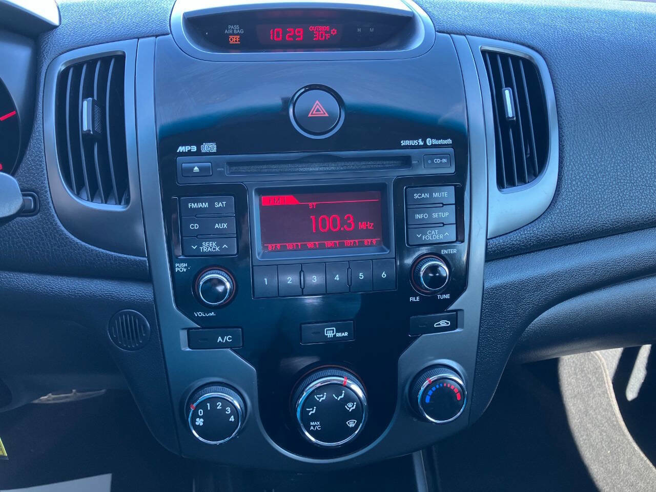 Used 2012 Kia Forte Koup SX image 17