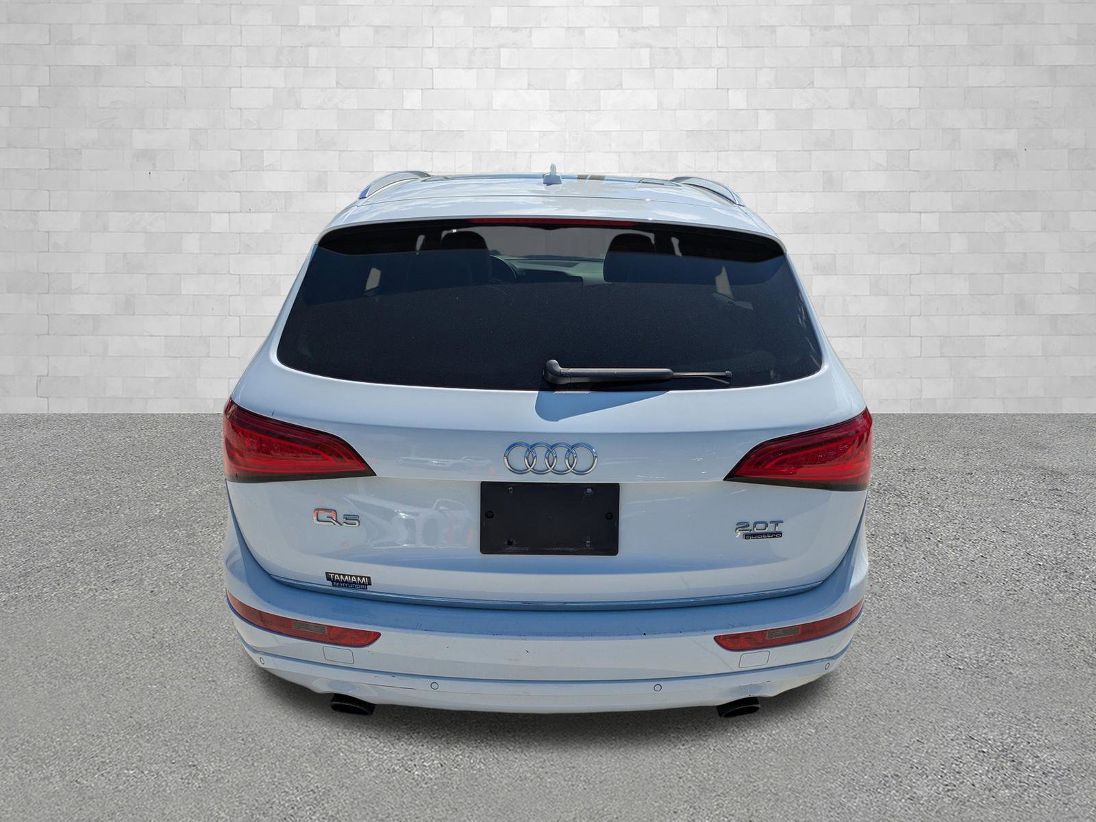 Used 2017 Audi Q5 2.0T Premium Plus w/ Technology Package image 3