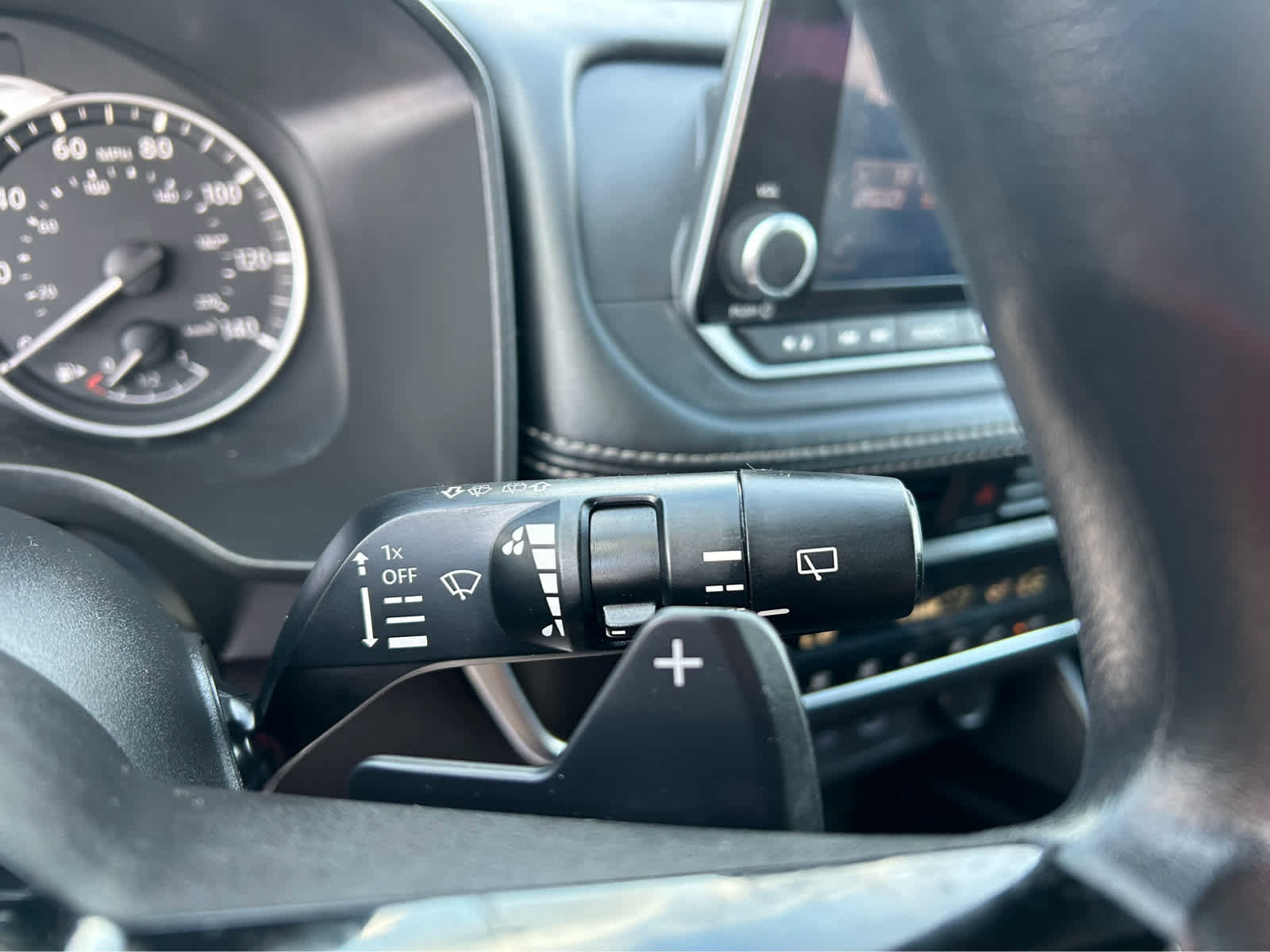 Used 2023 Nissan Rogue SV image 18