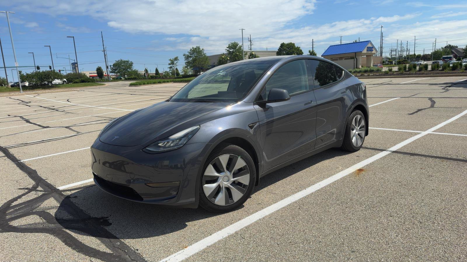 Used 2023 Tesla Model Y Long Range AWD/4WD image 2