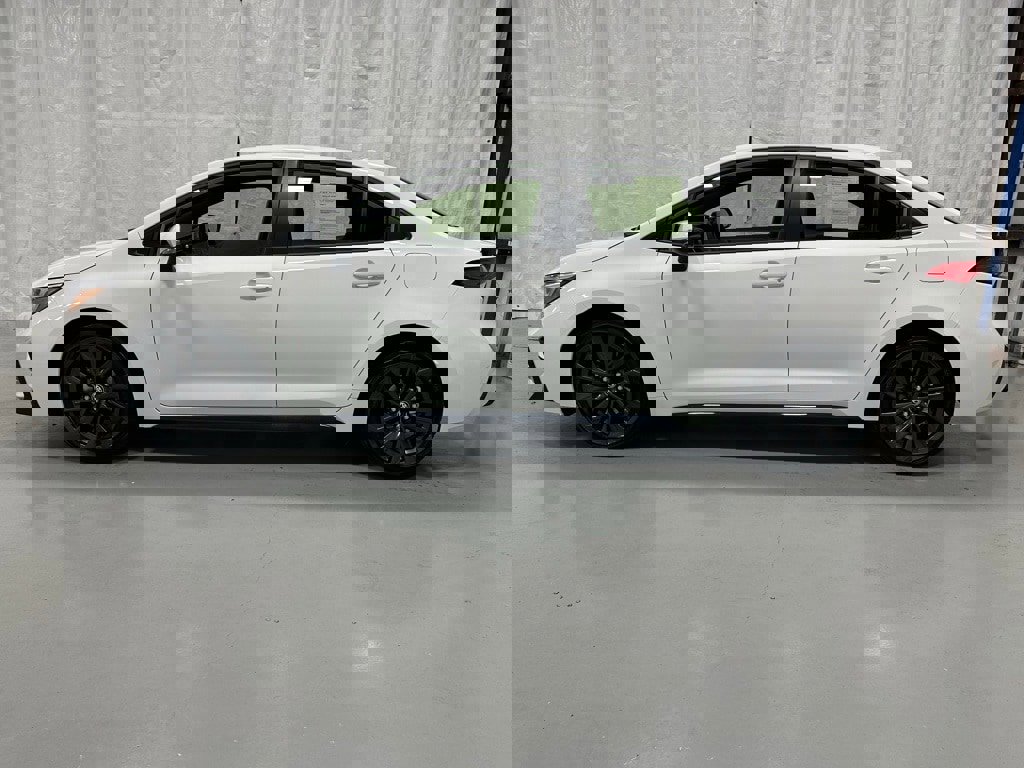Used 2025 Toyota Corolla SE image 4