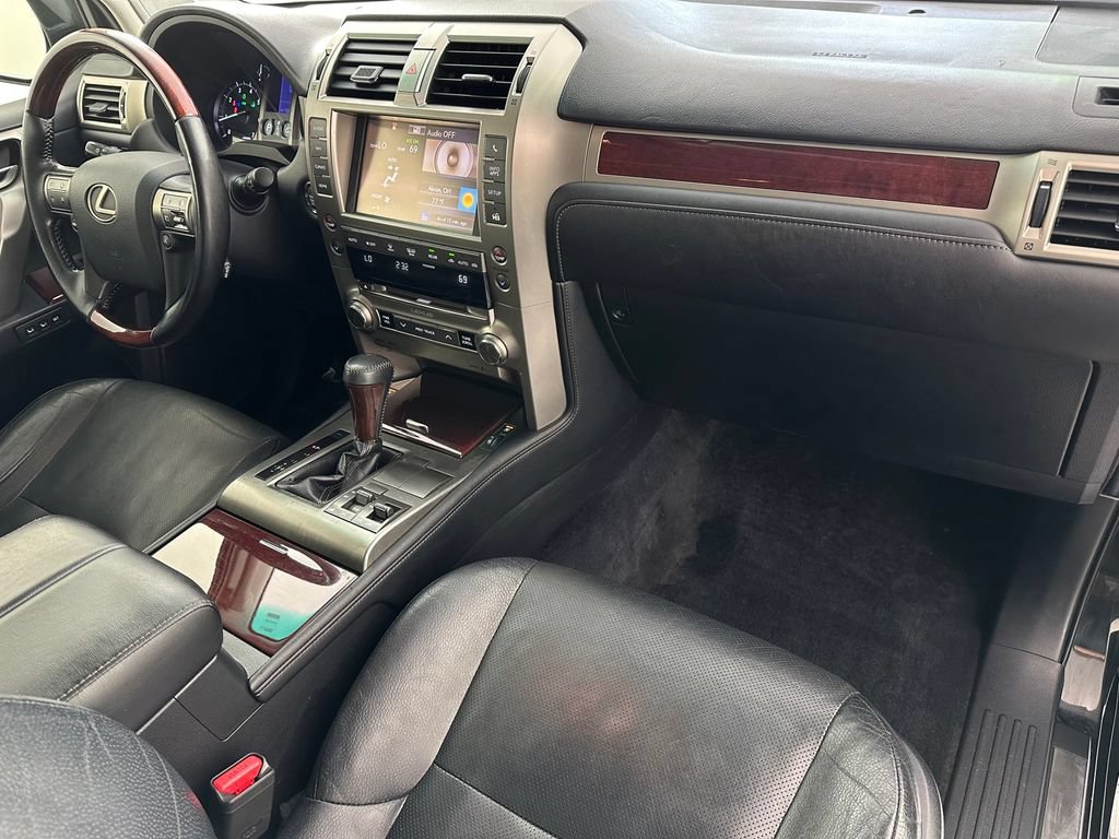 Used 2016 Lexus GX 460 w/ Premium Package AWD/4WD image 21