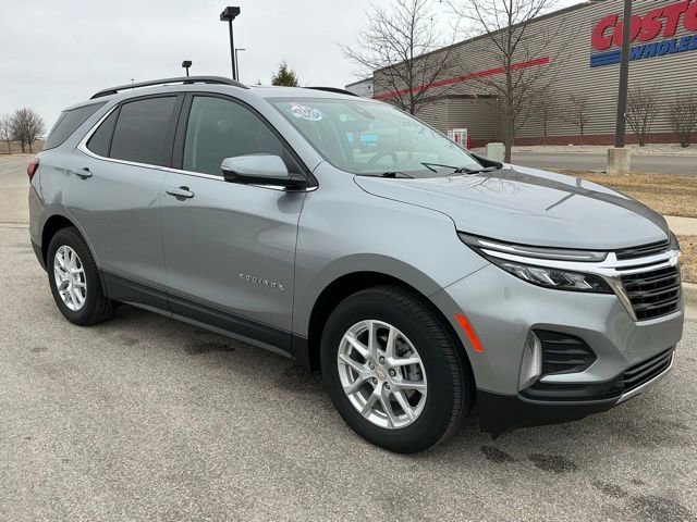 Used 2024 Chevrolet Equinox LT image 2