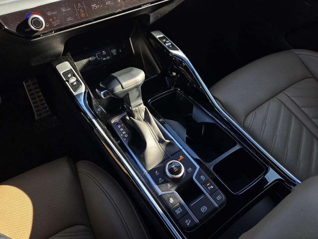 Used 2025 Kia Sorento SX Prestige w/ Olive Brown Leather Package image 24