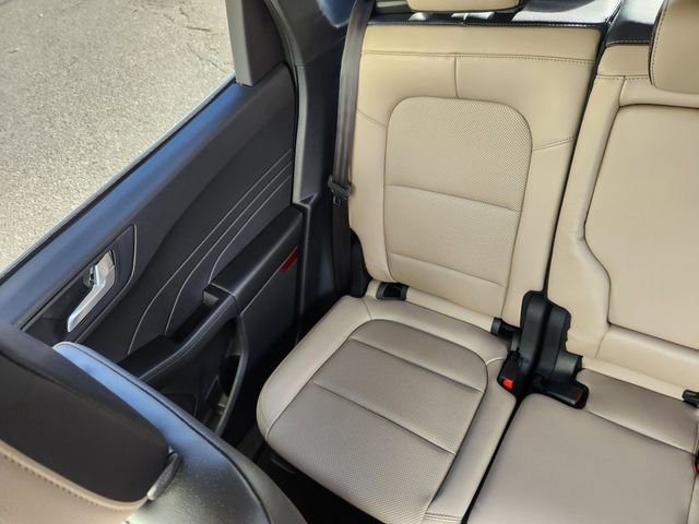 Certified 2022 Ford Escape Titanium w/ Class II Trailer Tow Package image 16