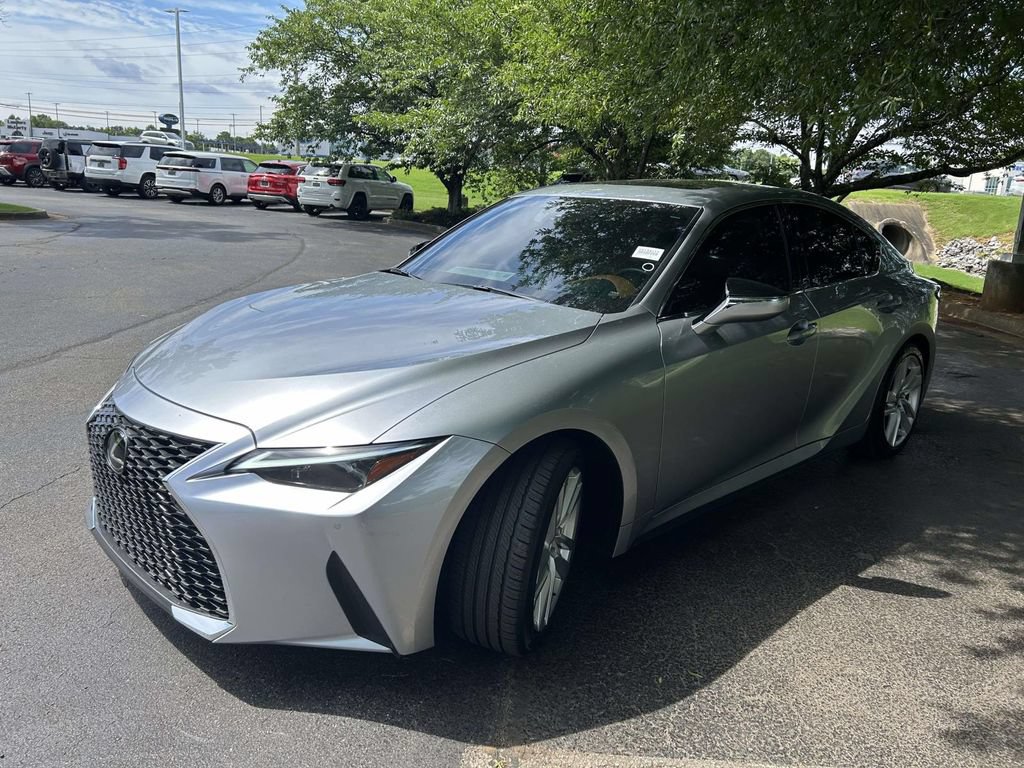 Used 2025 Lexus IS 300 w/ Comfort Package RWD image 5