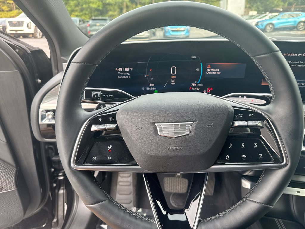 Used 2024 Cadillac Lyriq Luxury RWD image 16