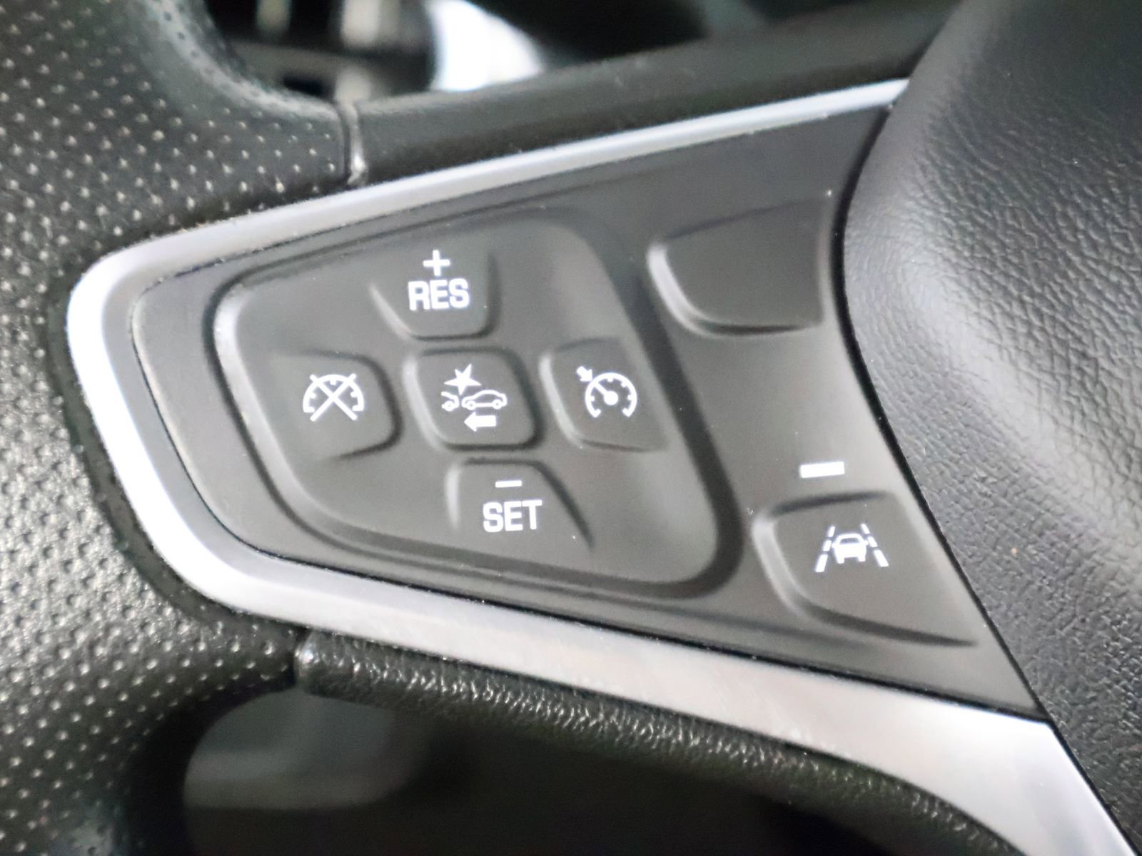 Used 2022 Chevrolet Equinox LS w/ LS Convenience Package FWD image 36