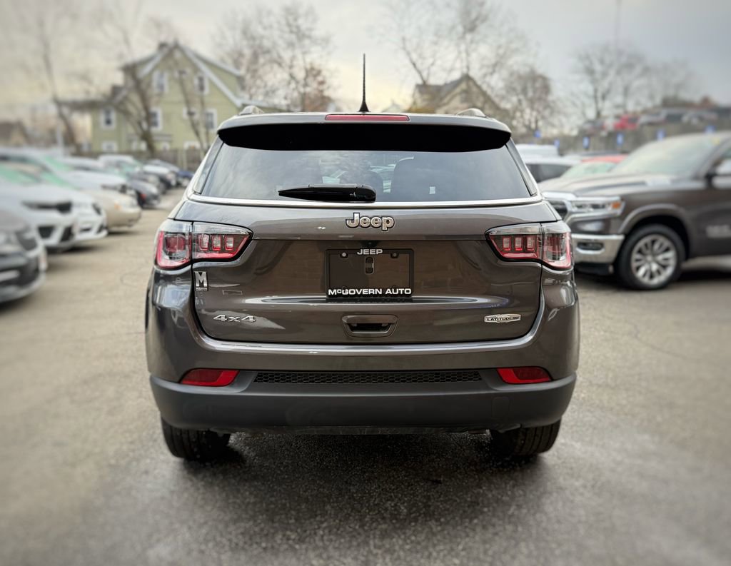 Used 2023 Jeep Compass Latitude image 12
