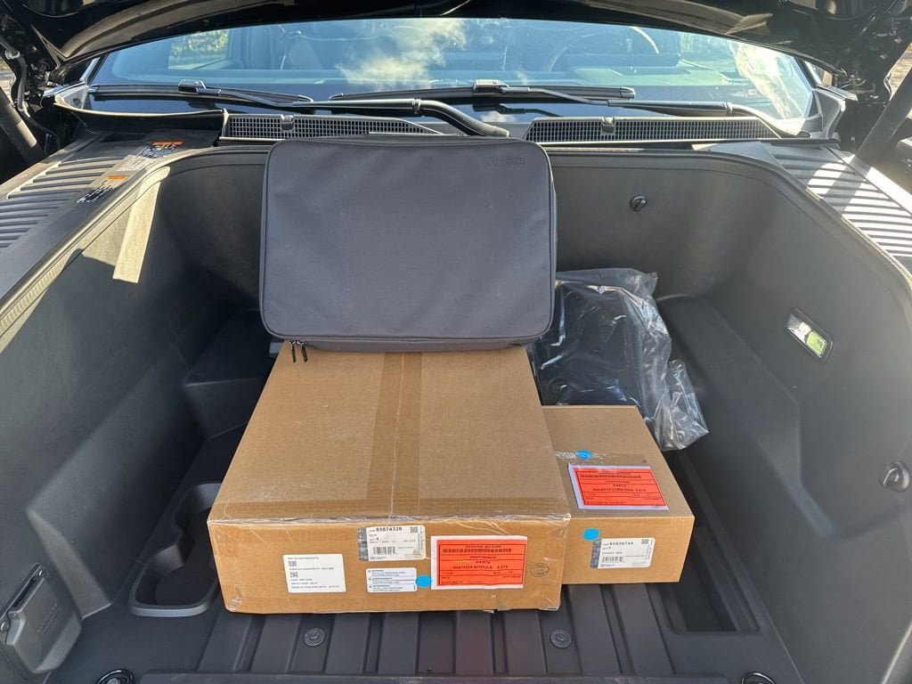 New 2026 GMC Sierra EV Elevation w/ LPO, Elevation Dark Package AWD/4WD image 53