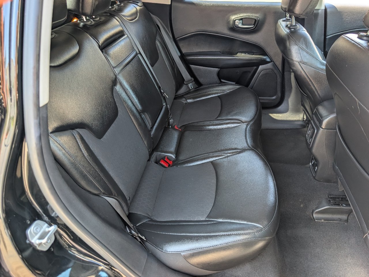 Used 2019 Jeep Compass Latitude FWD image 5
