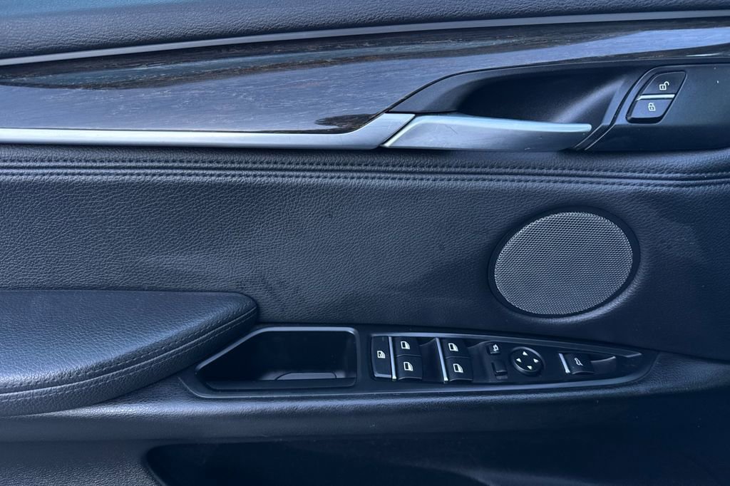 Used 2016 BMW X5 xDrive40e image 10