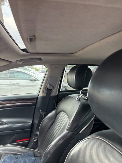 Used 2018 Genesis G90 3.3T Premium RWD image 8