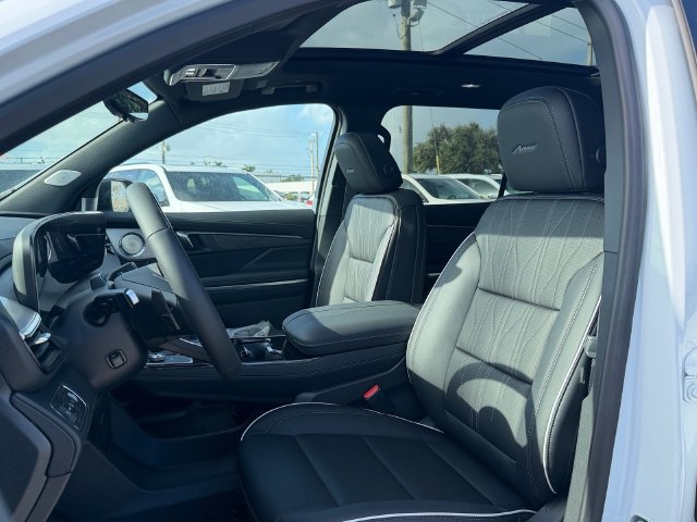 New 2027 Buick Enclave Avenir FWD image 10