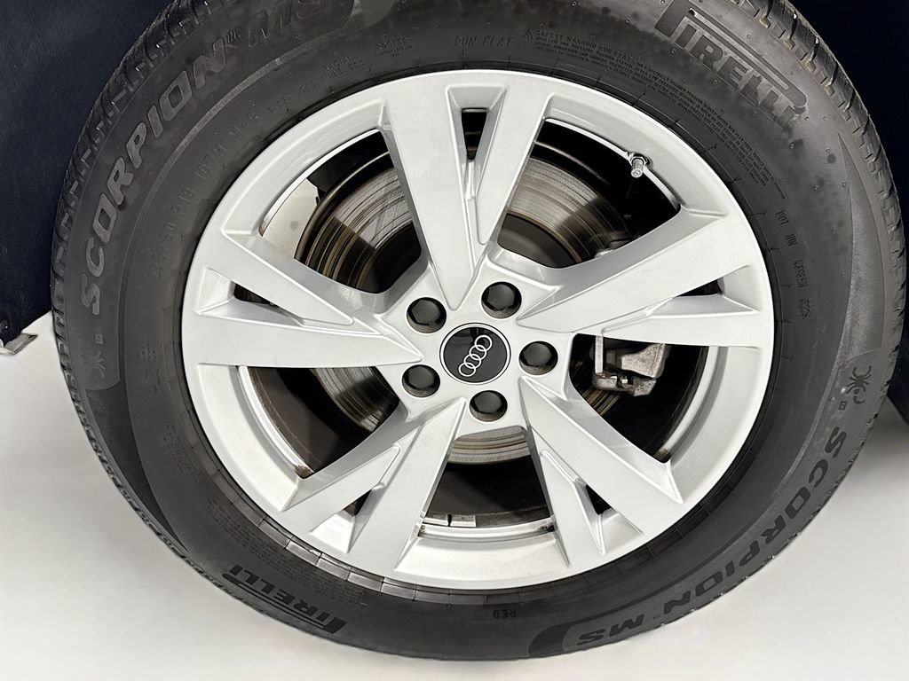 Certified 2025 Audi Q5 Premium w/ Convenience Package AWD/4WD image 33