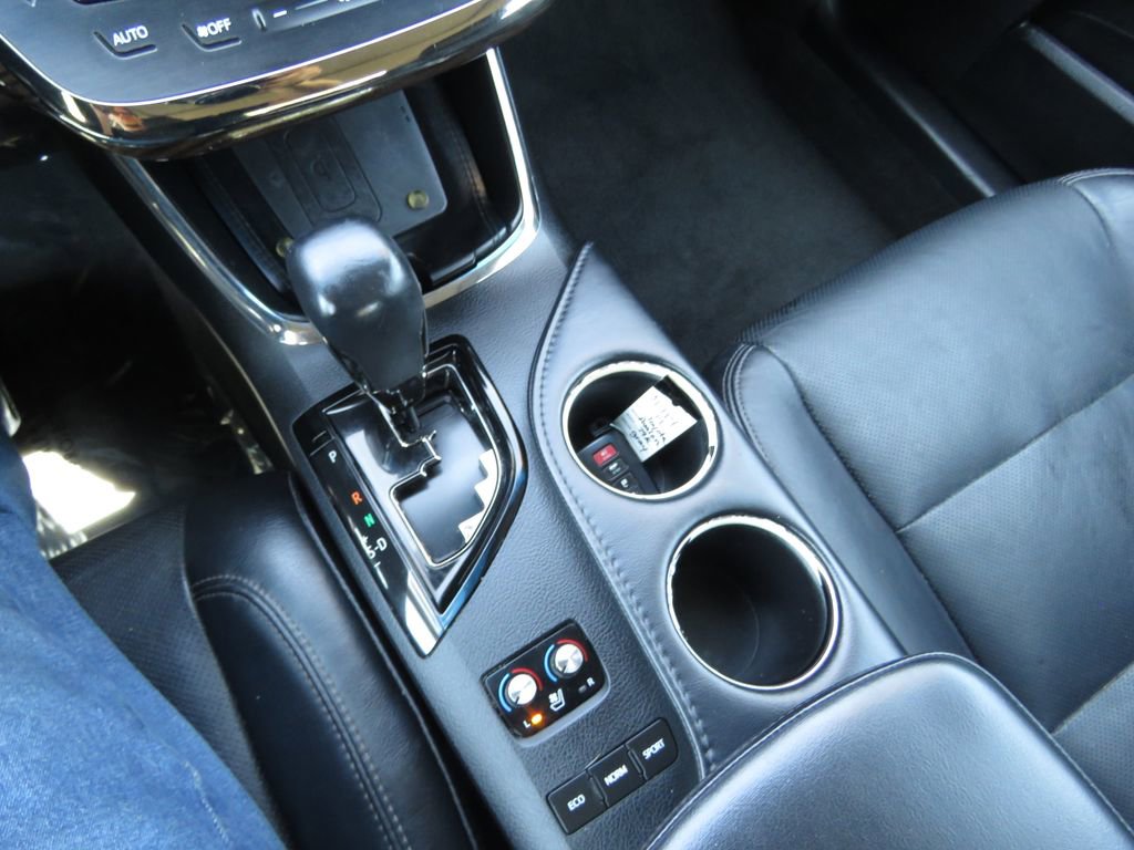 Used 2014 Toyota Avalon Limited w/ Technology Package FWD image 23