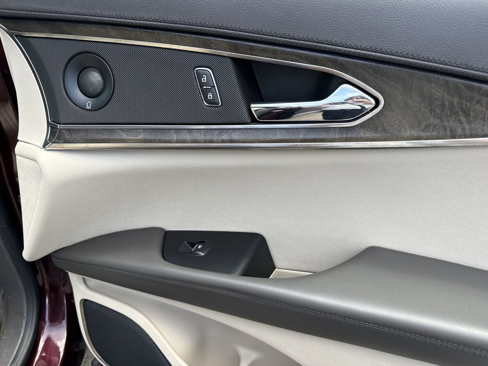 Used 2019 Lincoln Nautilus Reserve AWD/4WD image 30