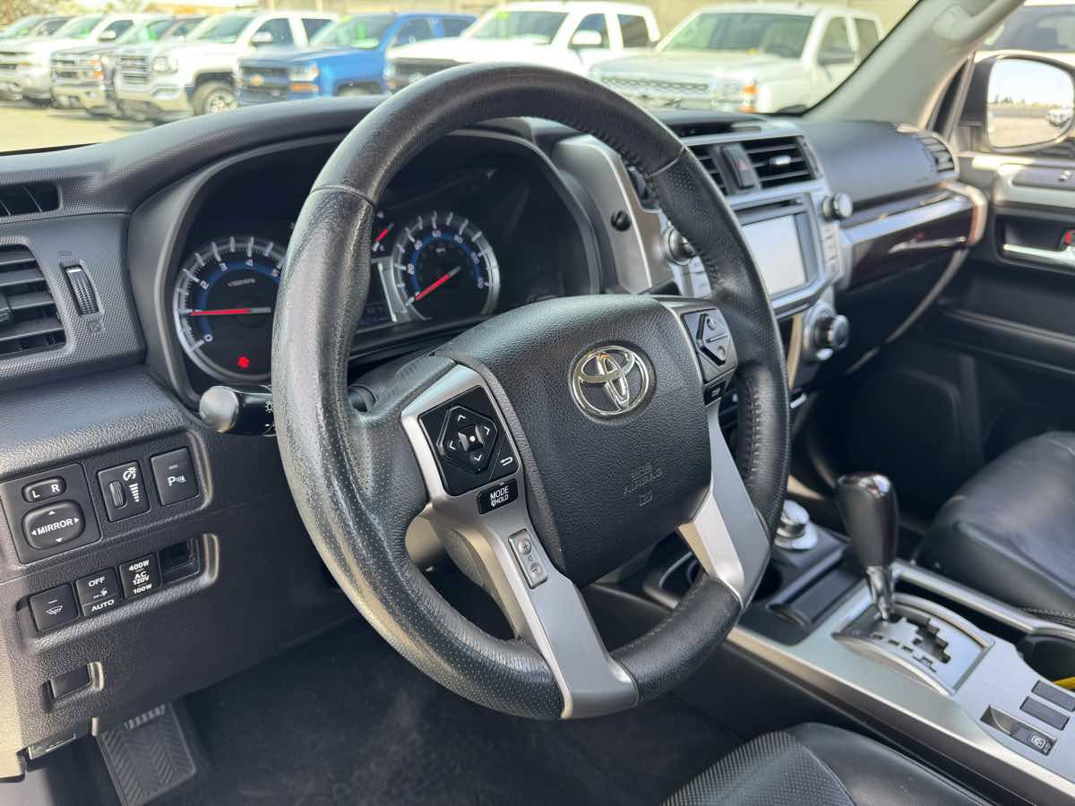 Used 2018 Toyota 4Runner Limited AWD/4WD image 23