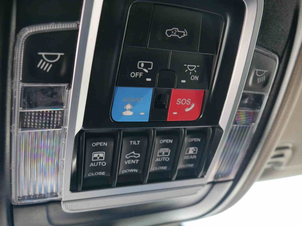 Used 2025 RAM 1500 Limited AWD/4WD image 41