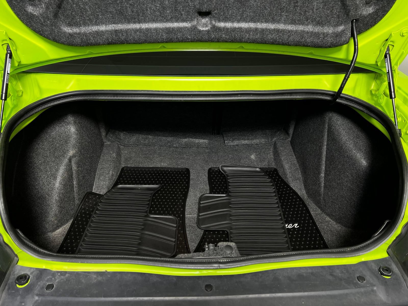 Used 2015 Dodge Challenger R/T Scat Pack w/ Leather Interior Group RWD image 24
