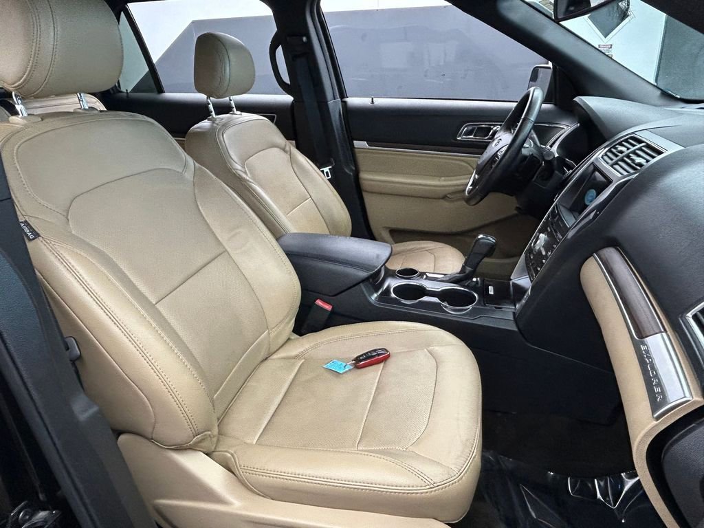 Used 2017 Ford Explorer Limited image 50
