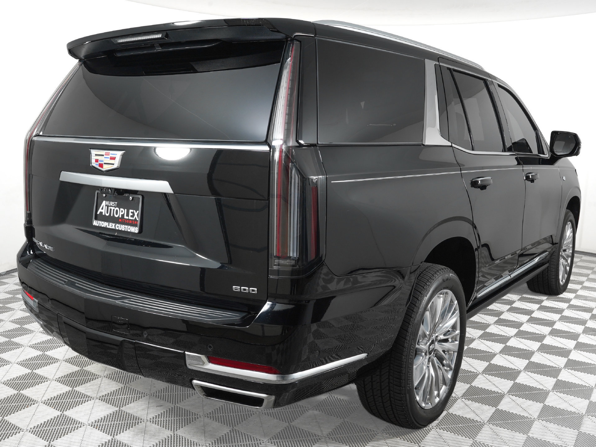 Used 2025 Cadillac Escalade Premium Luxury w/ LPO, Floor Liner Package AWD/4WD image 5