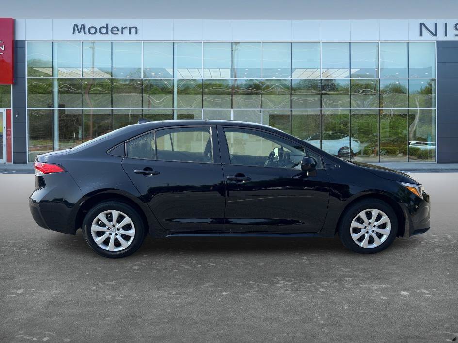 Used 2024 Toyota Corolla LE FWD image 4