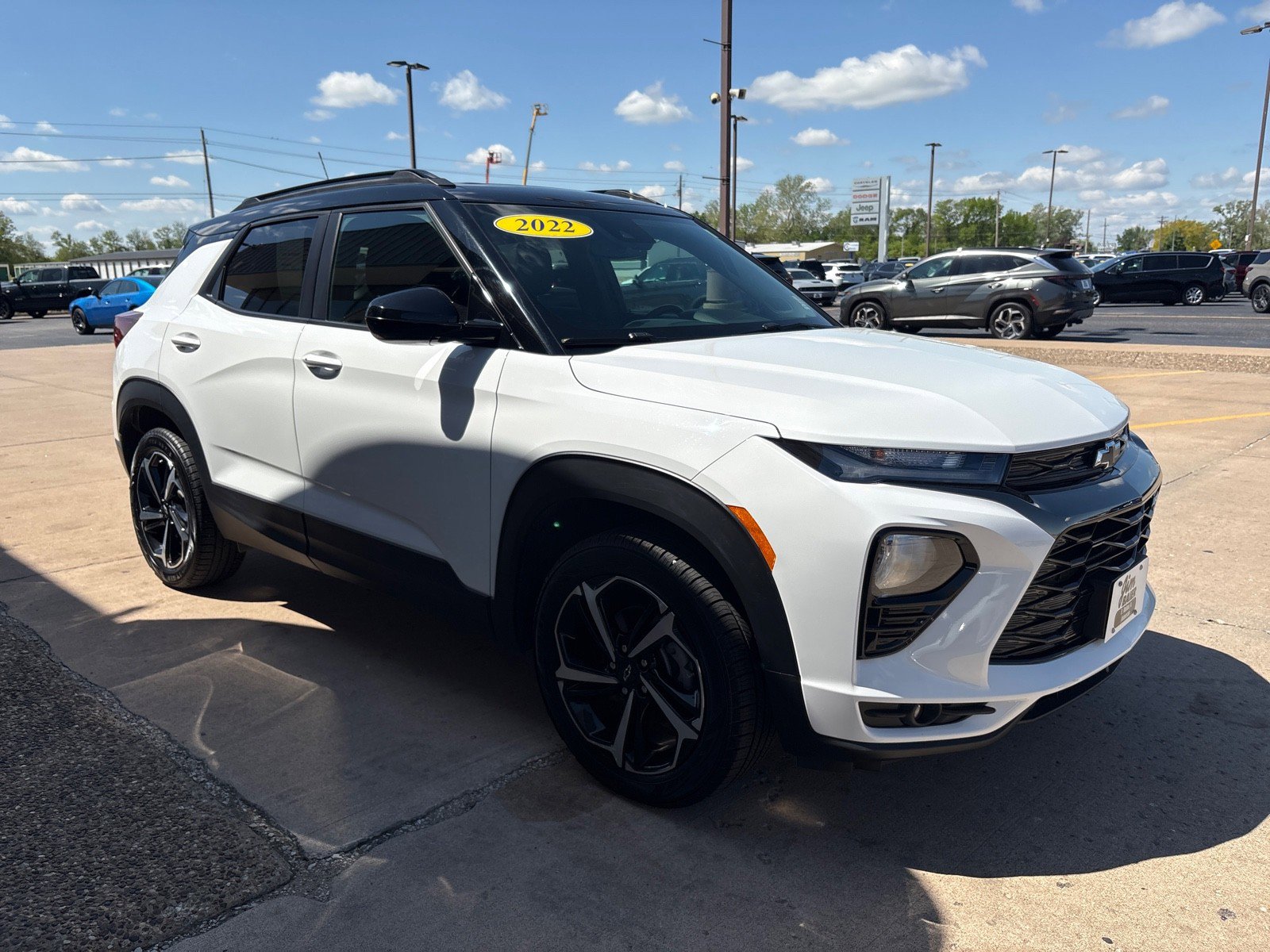 Used 2022 Chevrolet TrailBlazer RS w/ Sun and Liftgate Package AWD/4WD image 7