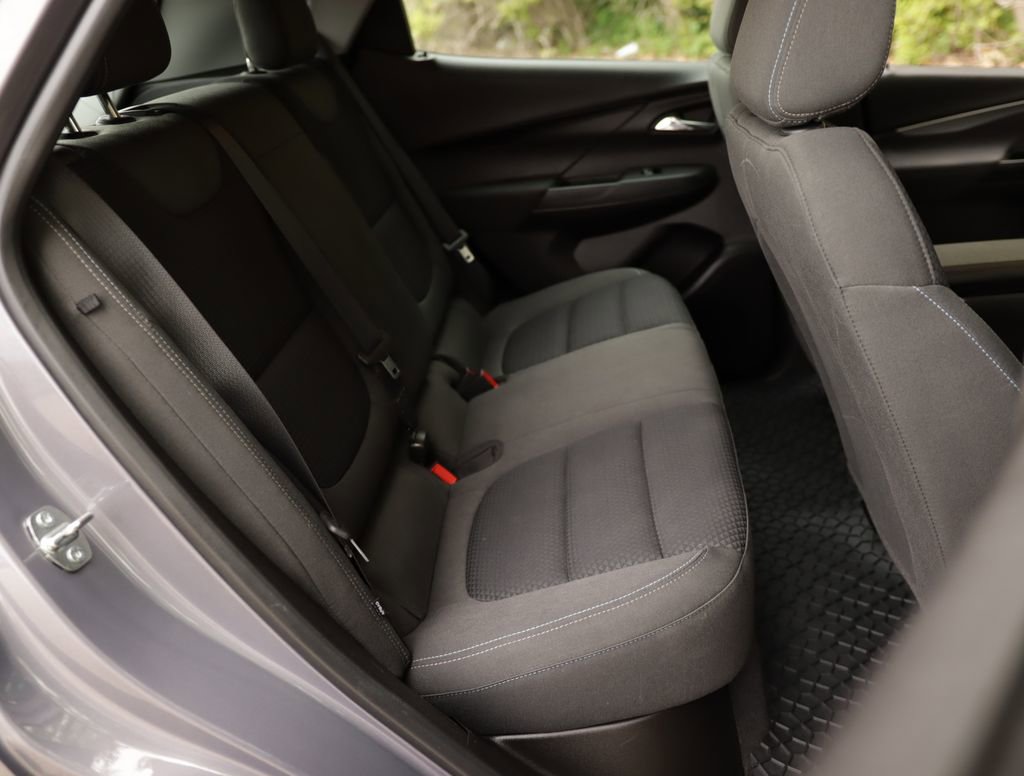 Used 2023 Chevrolet Bolt LT FWD image 27
