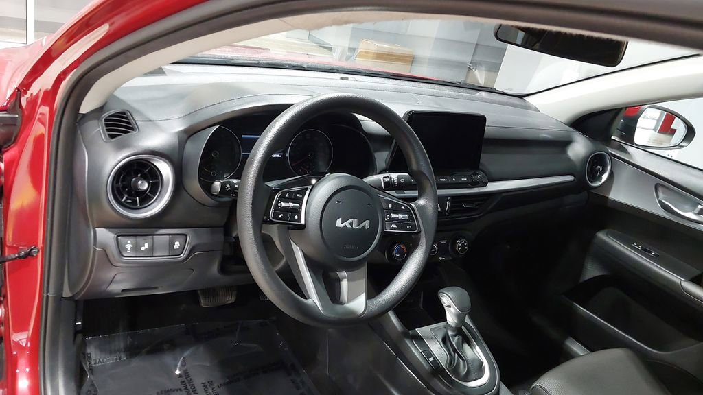 Used 2023 Kia Forte LXS w/ LXS Technology Package image 18