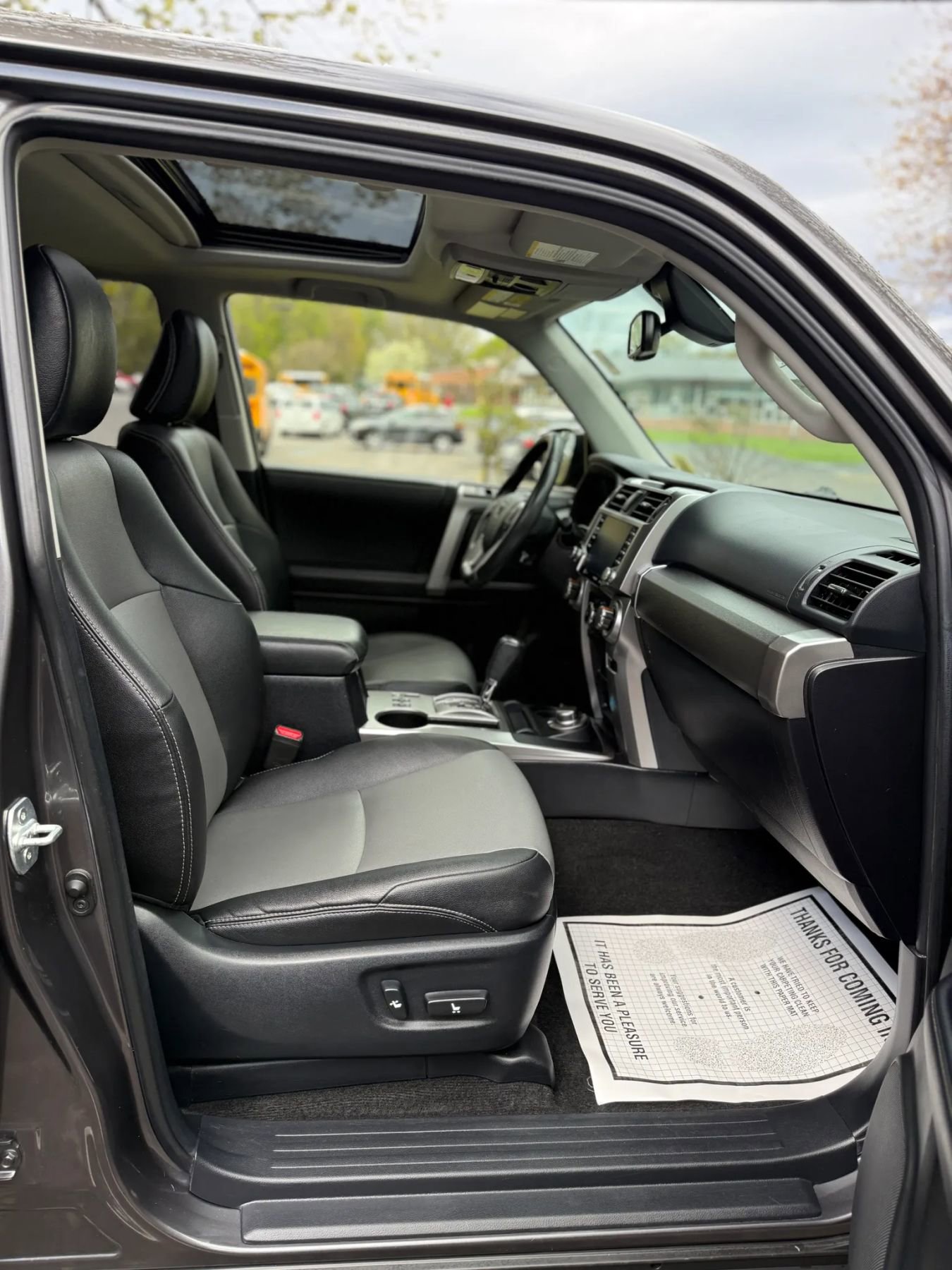 Used 2020 Toyota 4Runner SR5 Premium w/ Moonroof Package AWD/4WD image 15