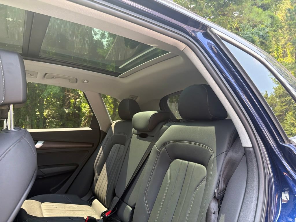 Used 2021 Audi Q5 2.0T Premium w/ Convenience Package AWD/4WD image 14